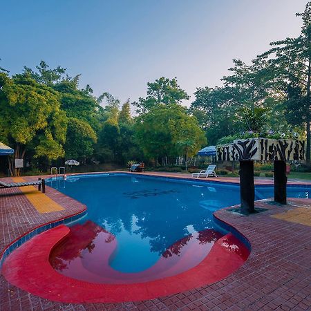 Jungle King Resort Kānha Екстериор снимка