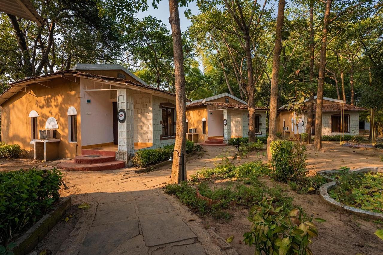 Jungle King Resort Kānha Екстериор снимка