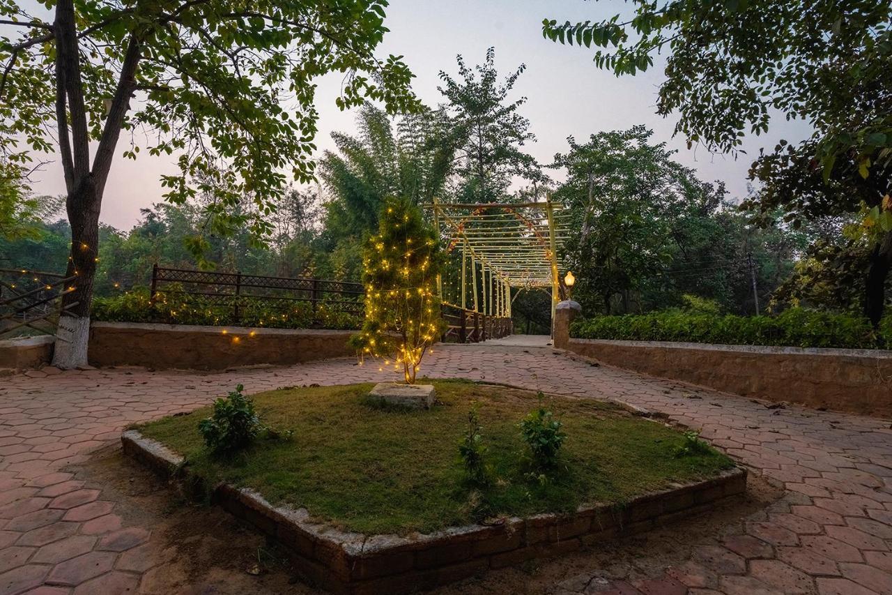 Jungle King Resort Kānha Екстериор снимка