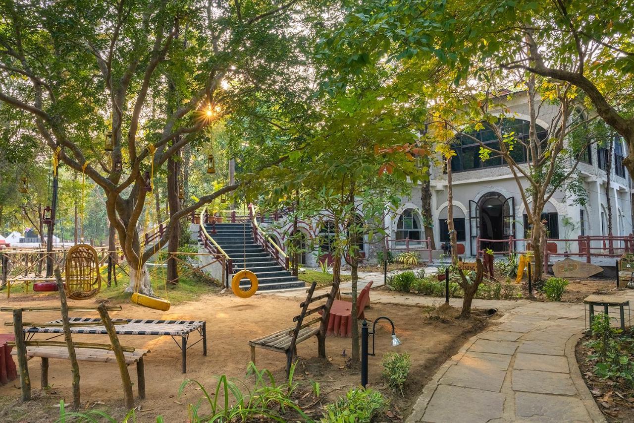 Jungle King Resort Kānha Екстериор снимка