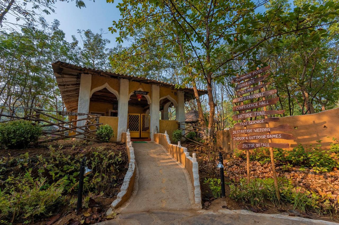 Jungle King Resort Kānha Екстериор снимка