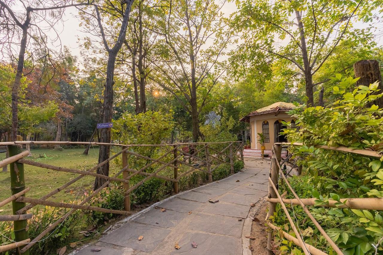 Jungle King Resort Kānha Екстериор снимка