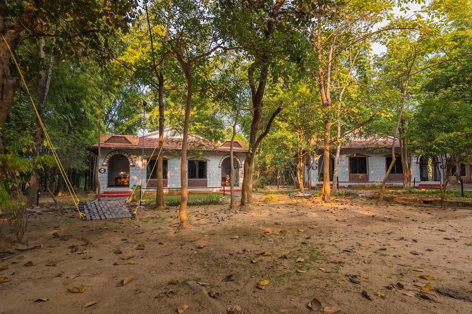 Jungle King Resort Kānha Екстериор снимка