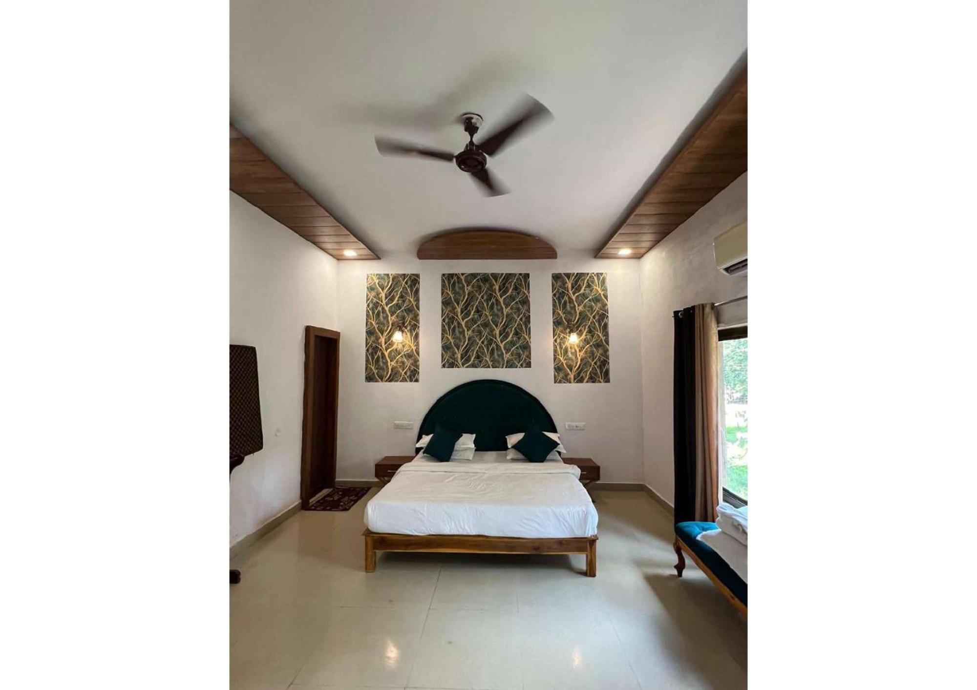 Jungle King Resort Kānha Екстериор снимка